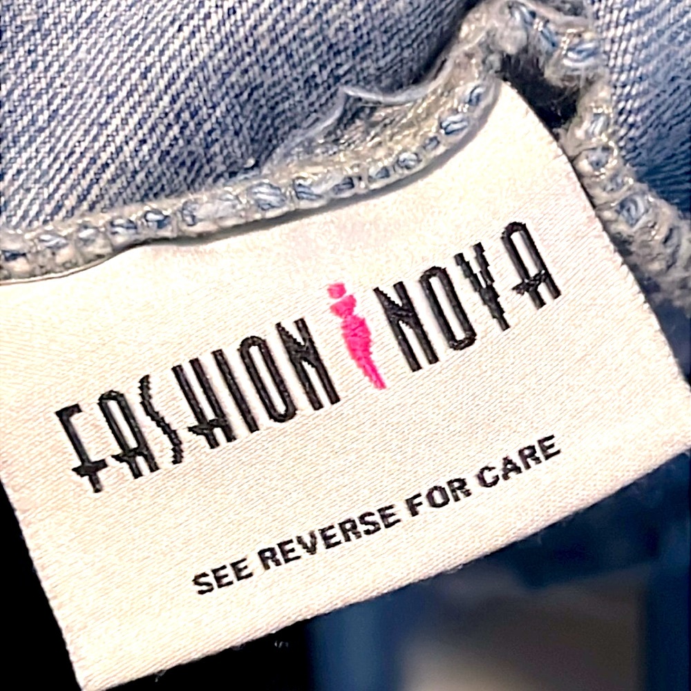 FASHION NOVA 💋 100% COTTON DISTRESSED DESTROYED RIPPED DENIM JEAN JACKET Size 2X - Picture 12 of 13